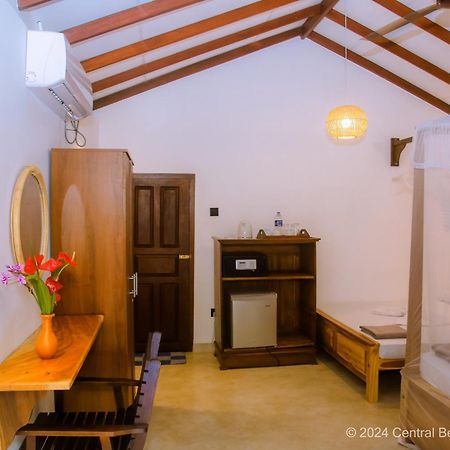 Central Beach Inn Mirissa Ngoại thất bức ảnh