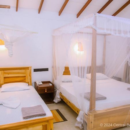 Central Beach Inn Mirissa Ngoại thất bức ảnh