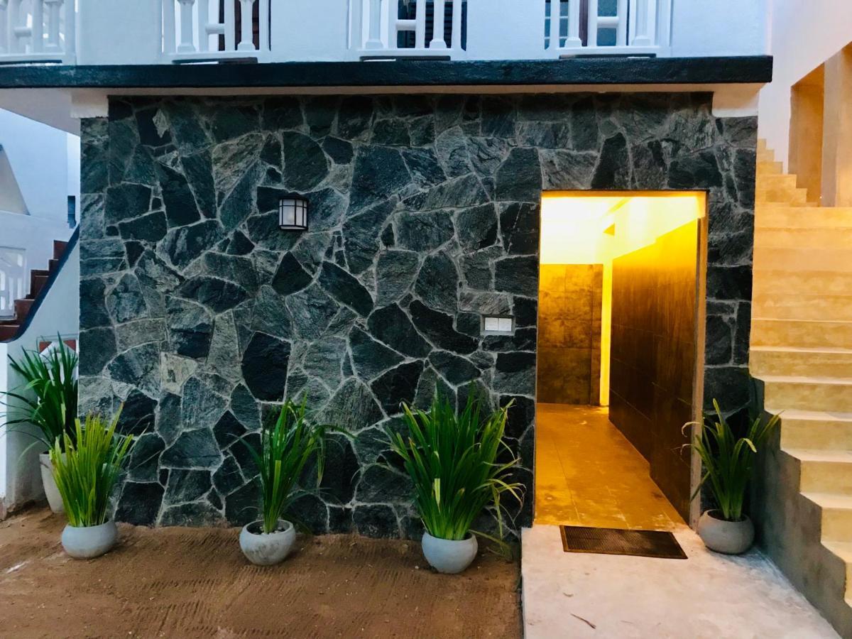 Central Beach Inn Mirissa Ngoại thất bức ảnh