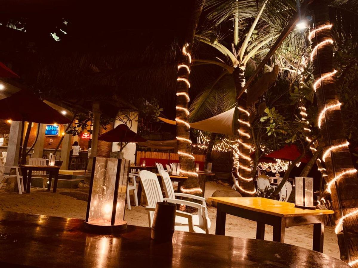 Central Beach Inn Mirissa Ngoại thất bức ảnh