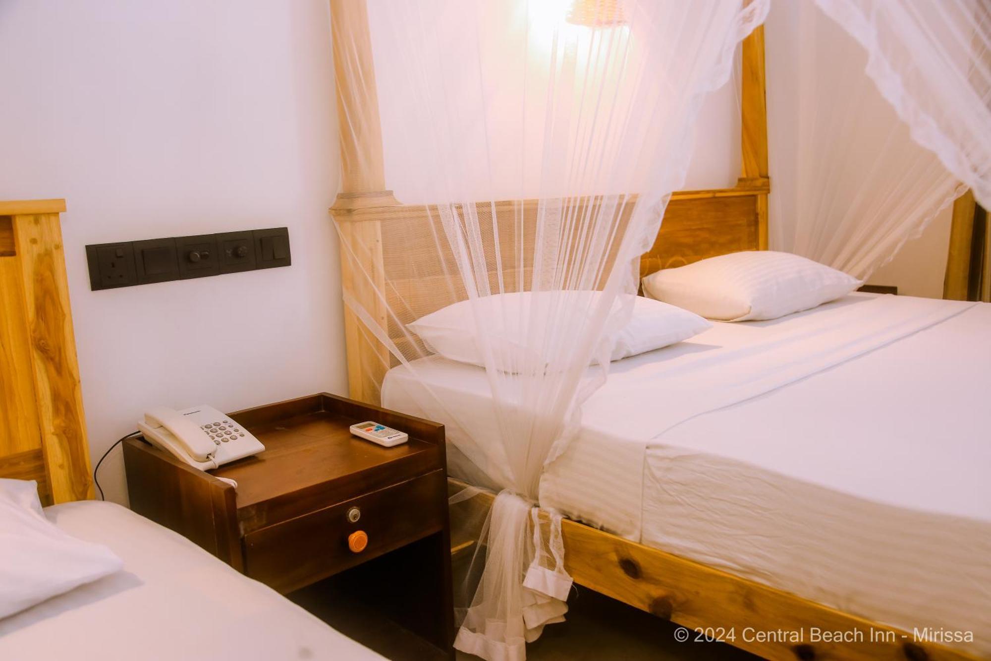 Central Beach Inn Mirissa Ngoại thất bức ảnh