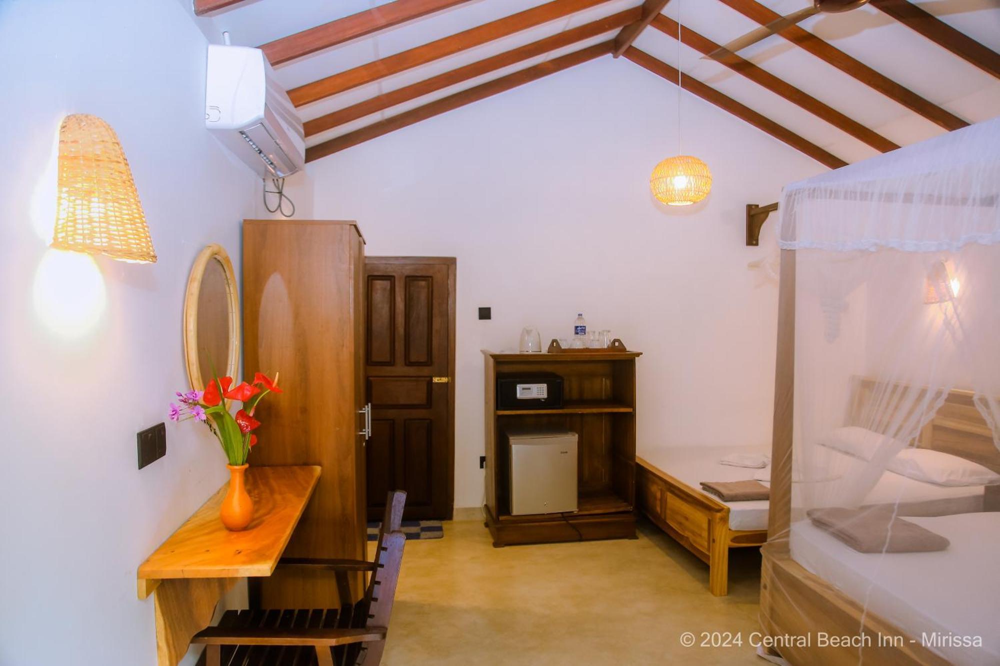 Central Beach Inn Mirissa Ngoại thất bức ảnh