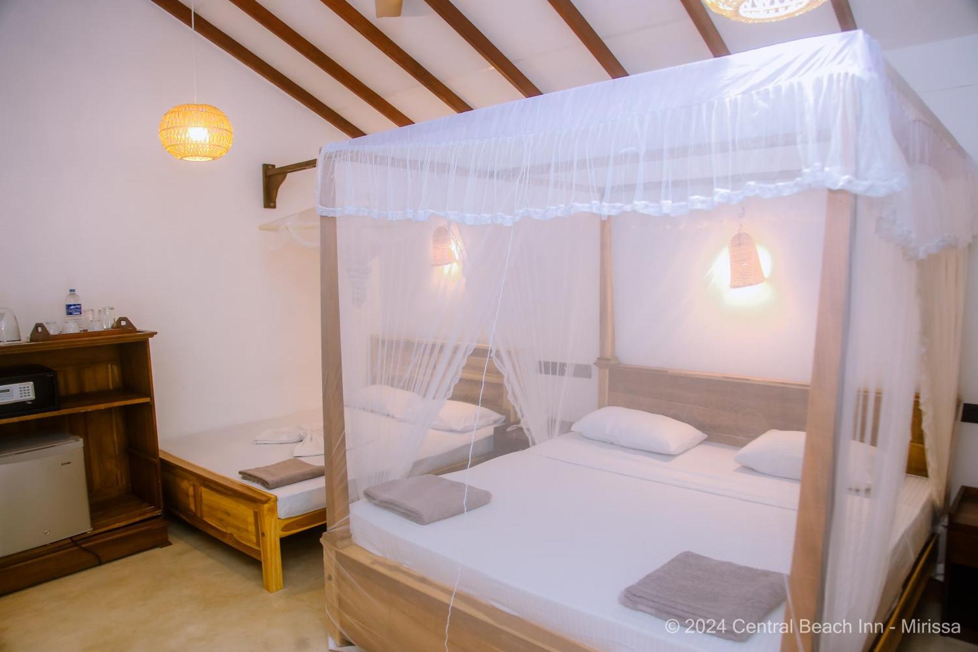 Central Beach Inn Mirissa Ngoại thất bức ảnh