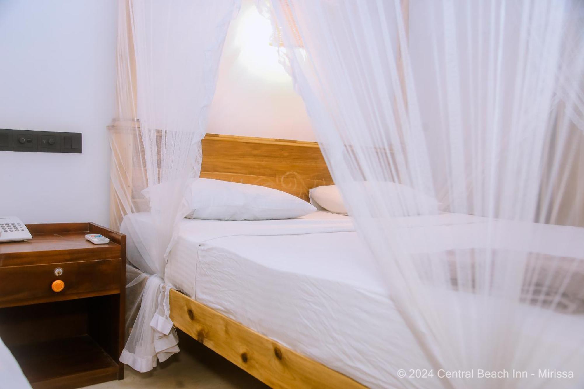 Central Beach Inn Mirissa Ngoại thất bức ảnh