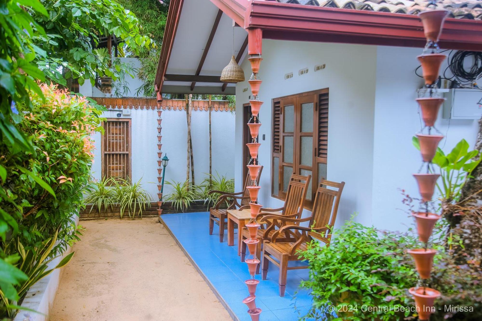 Central Beach Inn Mirissa Ngoại thất bức ảnh